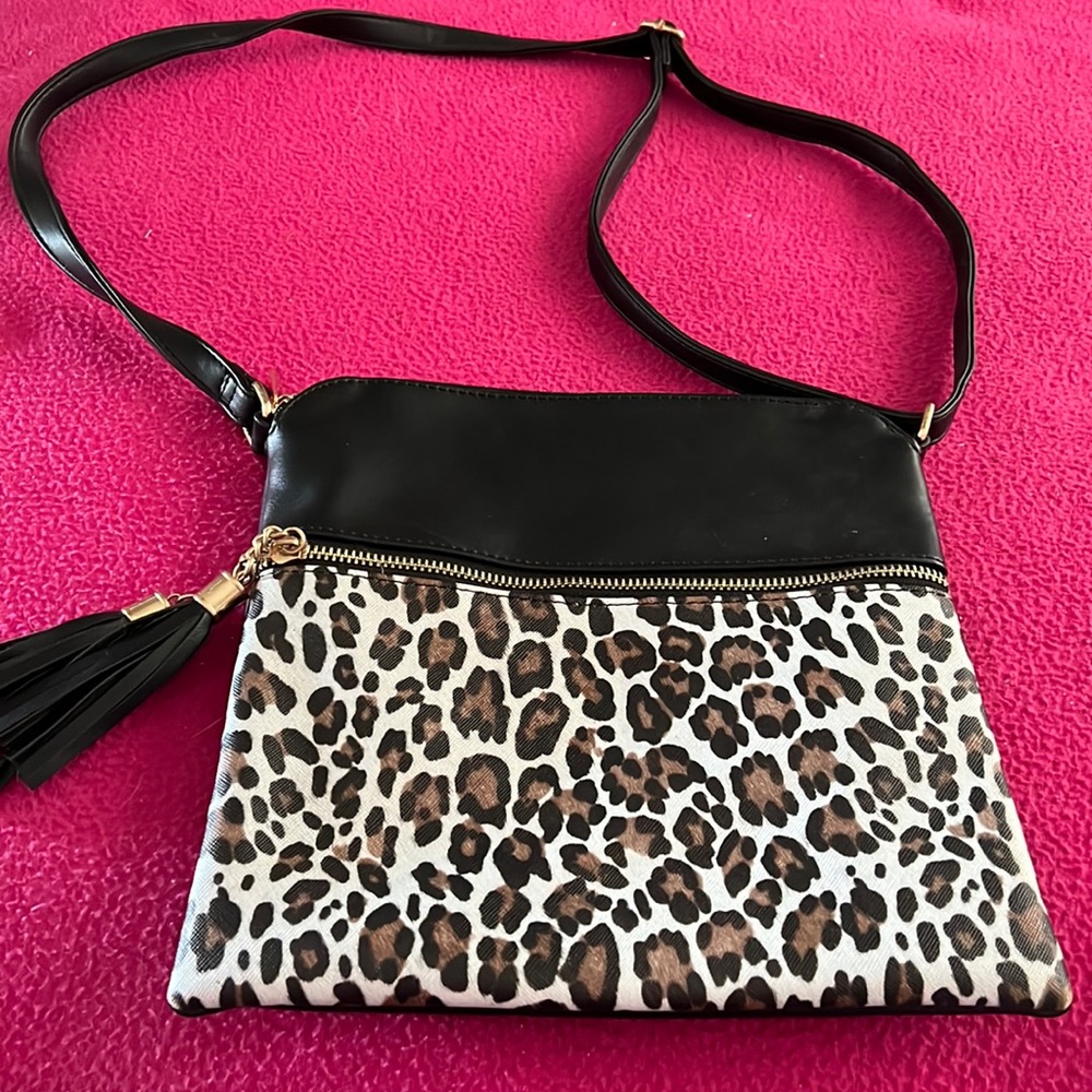 Unbranded Cheetah print purse